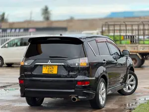 Mitsubishi Outlander 2011 Black