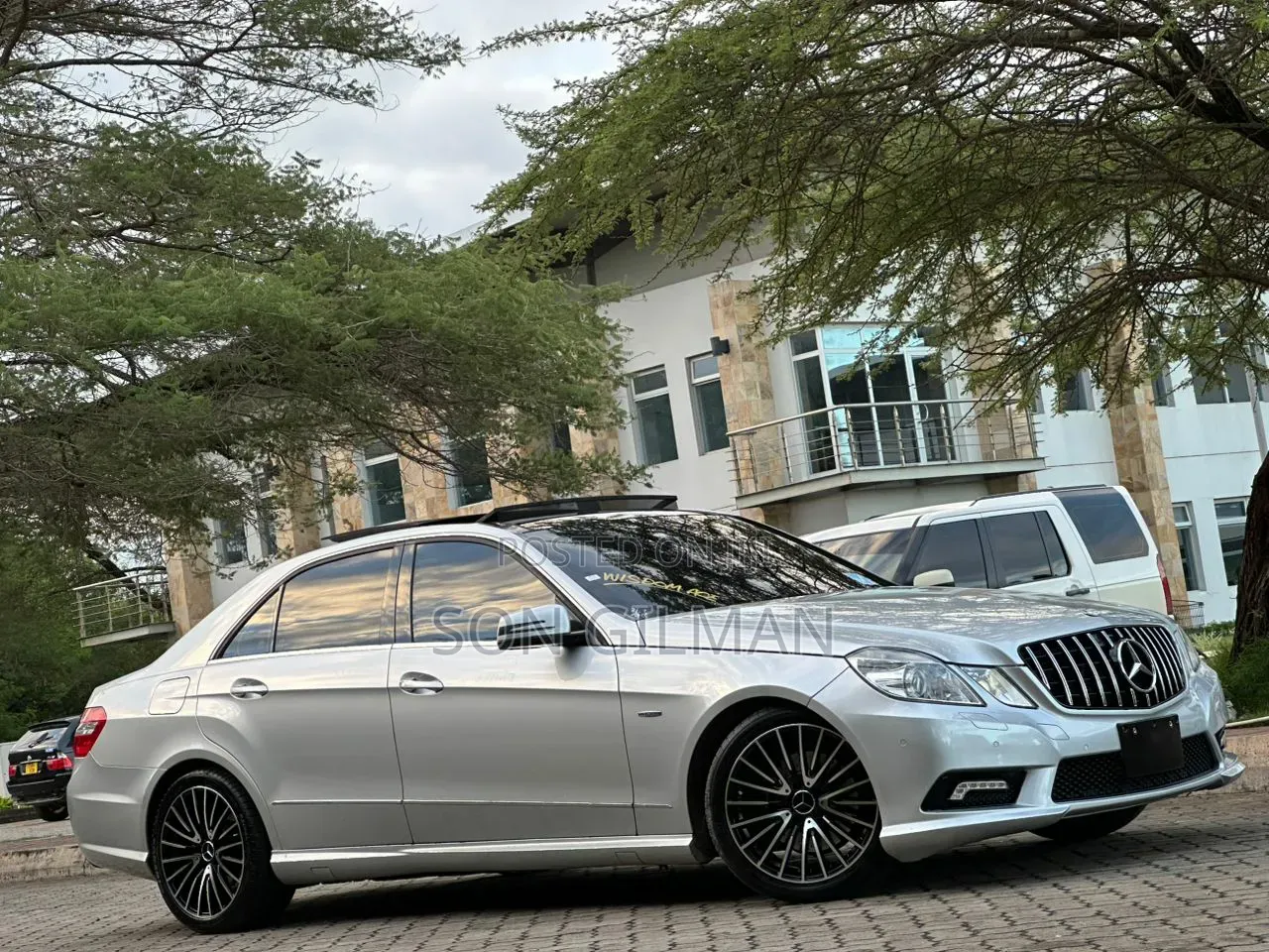 Mercedes-Benz E250 2011 Silver