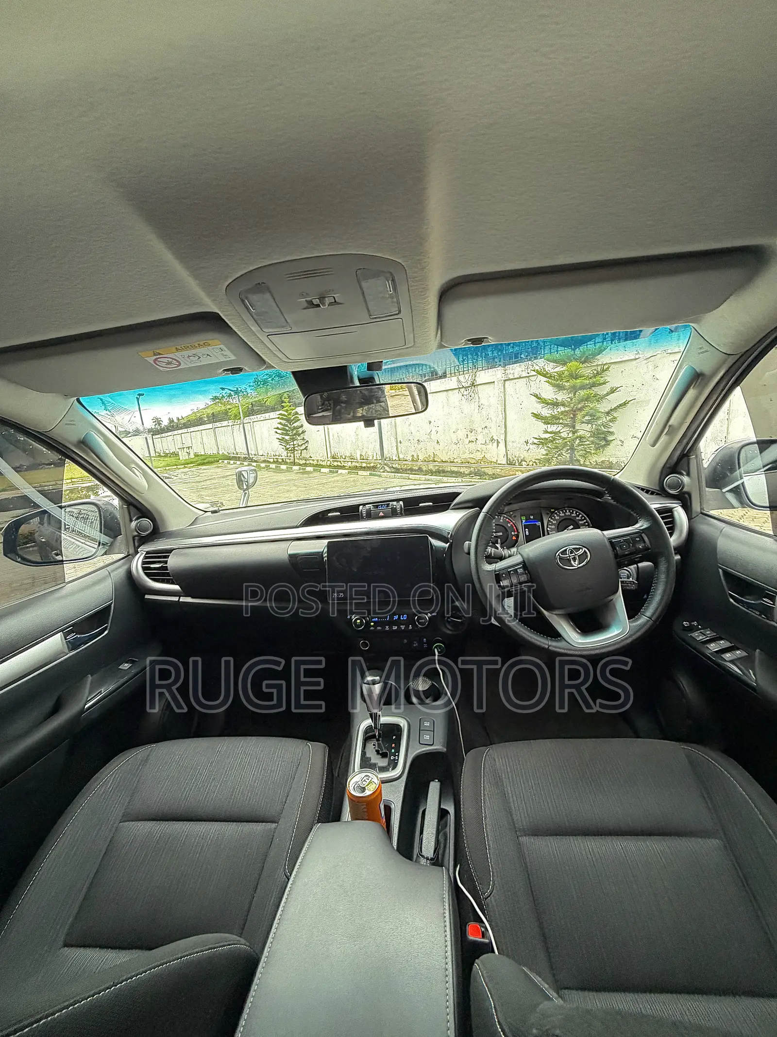 Toyota Hilux 2022 Silver