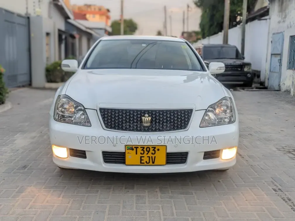 Toyota Crown 2007 White
