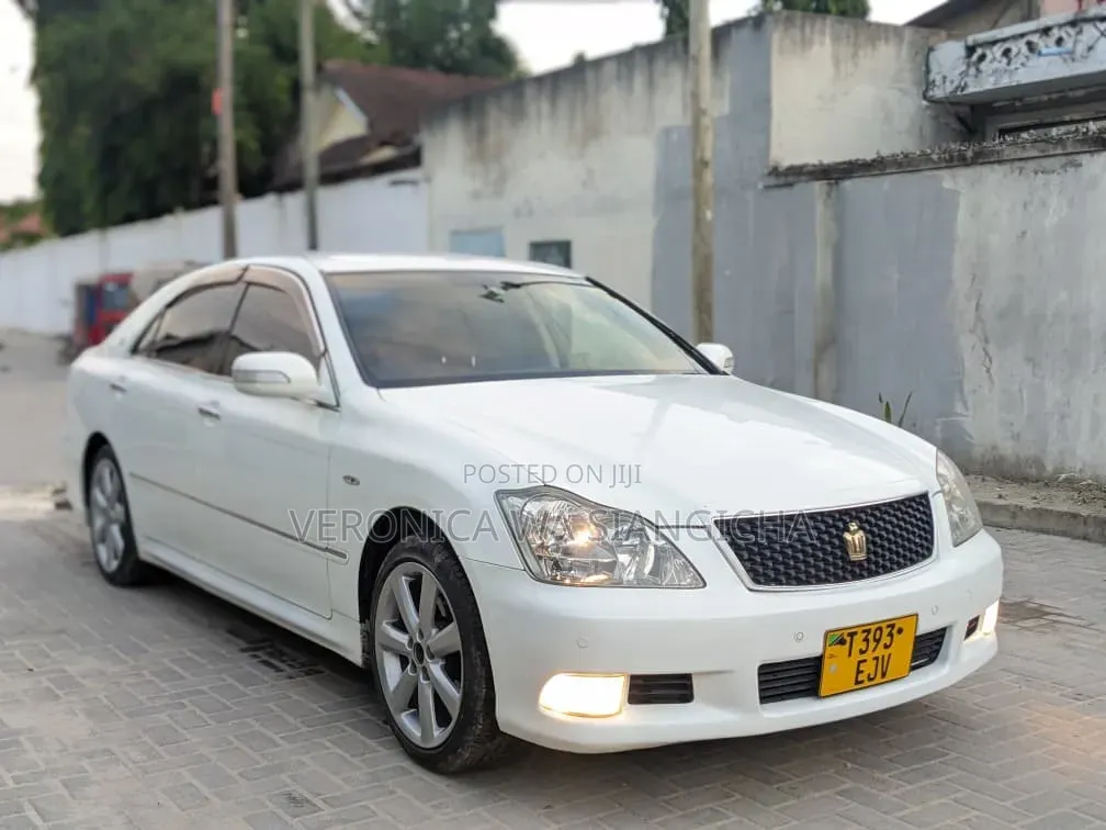 Toyota Crown 2007 White
