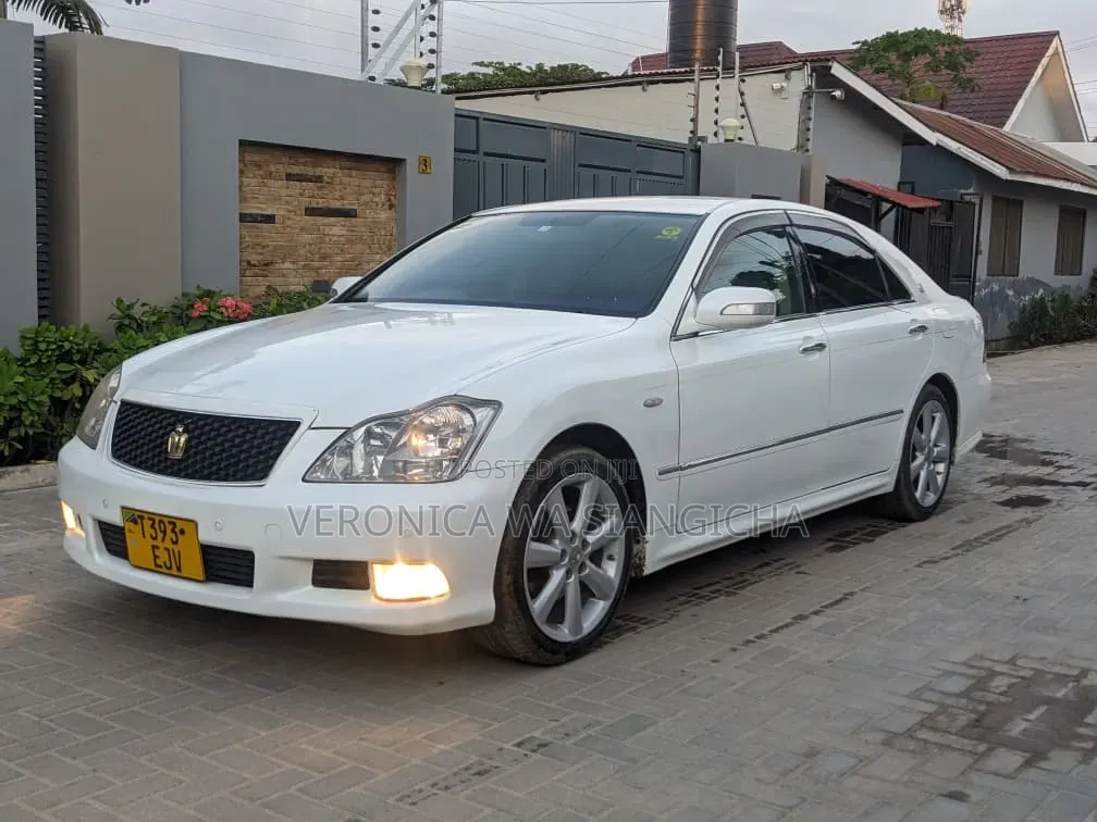 Toyota Crown 2007 White