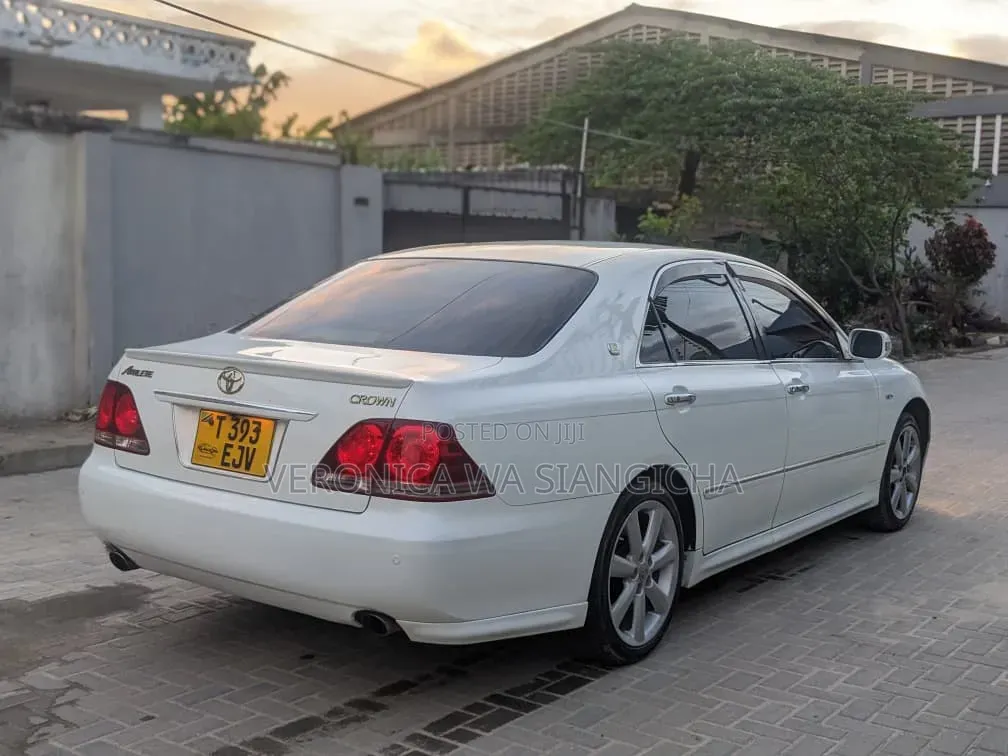Toyota Crown 2007 White
