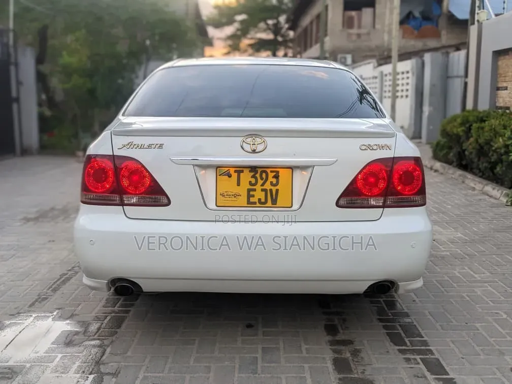 Toyota Crown 2007 White