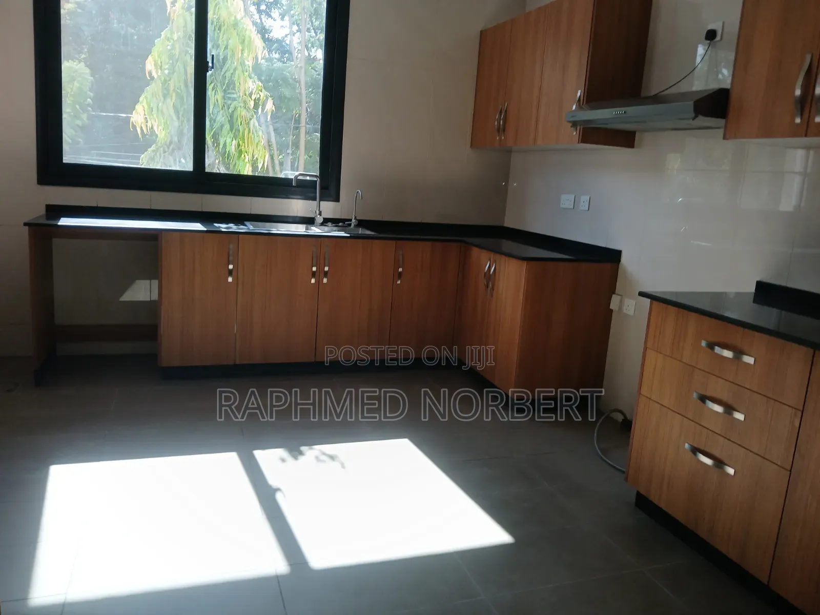 3bdrm Apartment in Tanzania Real, Central Business Area for rent