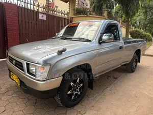 Toyota Hilux 1998 Beige