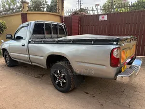 Toyota Hilux 1998 Beige