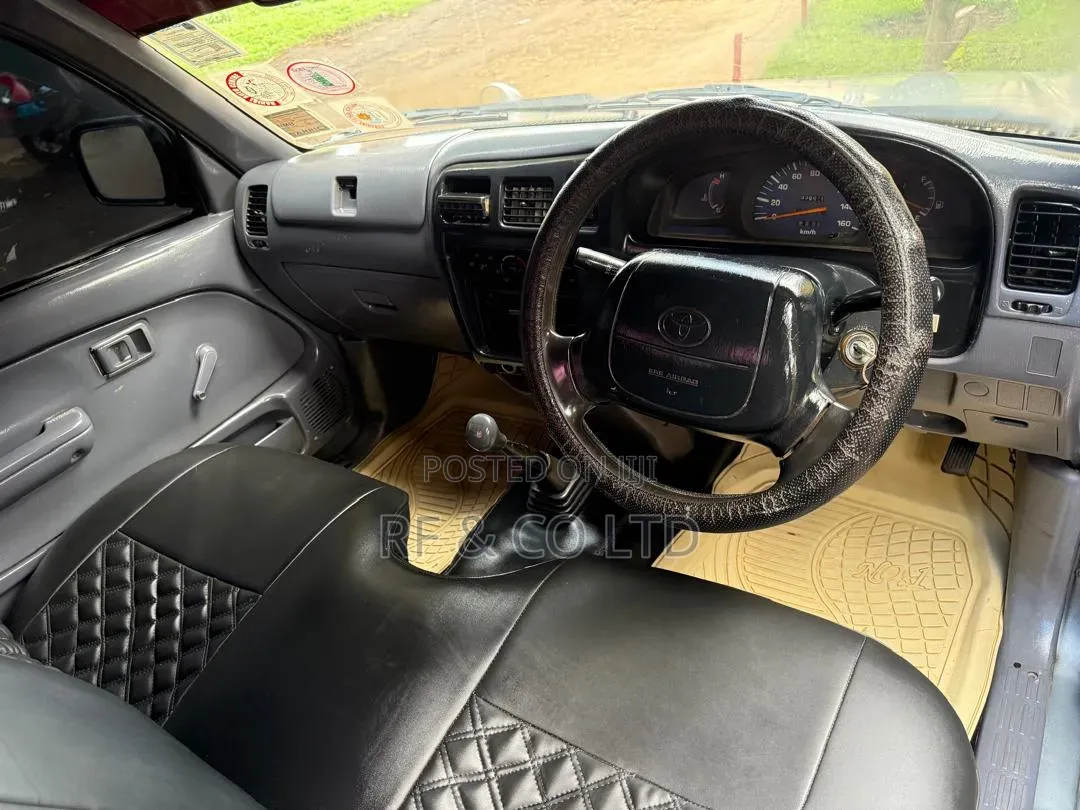 Toyota Hilux 1998 Beige