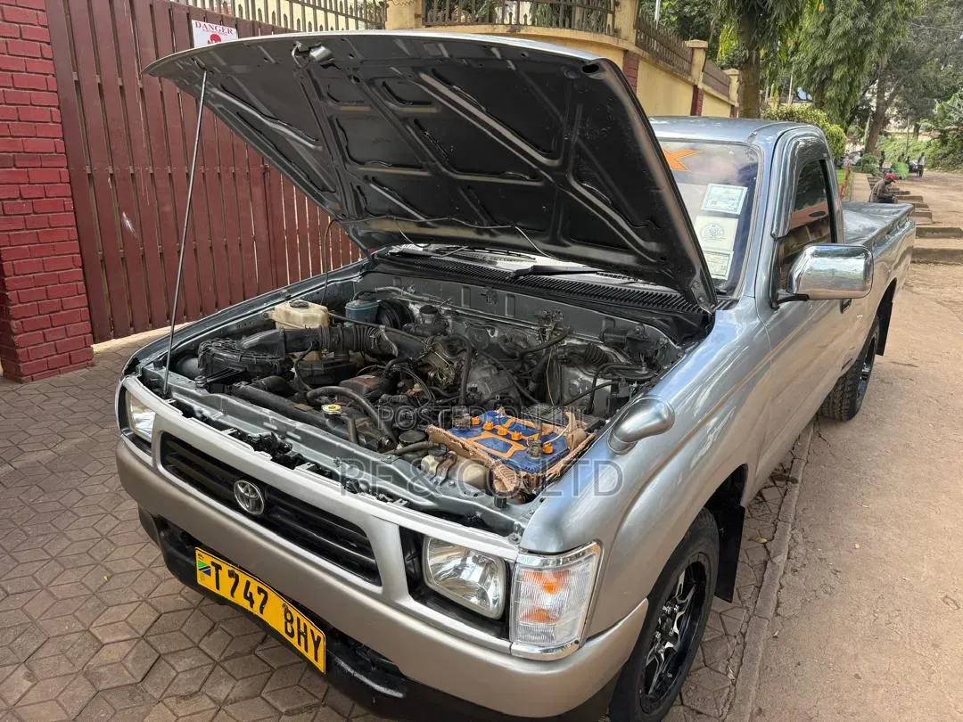 Toyota Hilux 1998 Beige