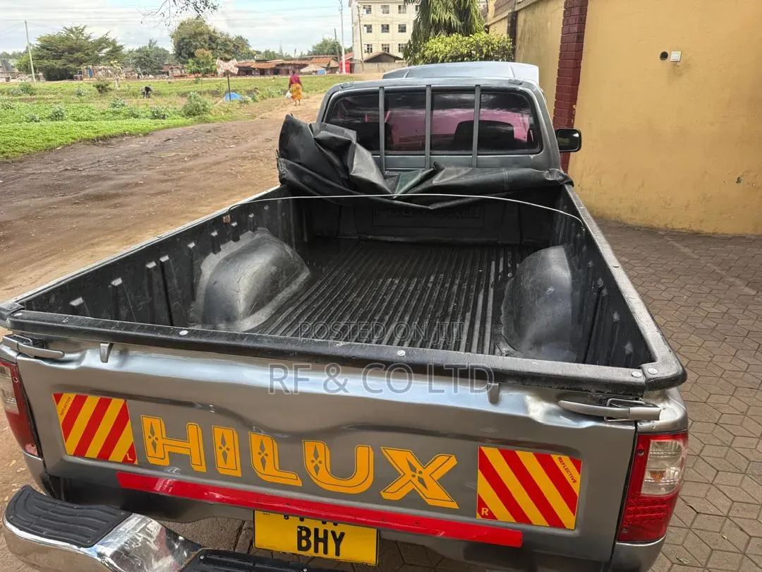 Toyota Hilux 1998 Beige