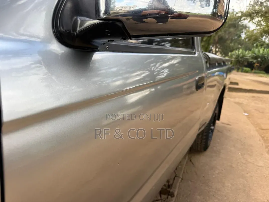 Toyota Hilux 1998 Beige