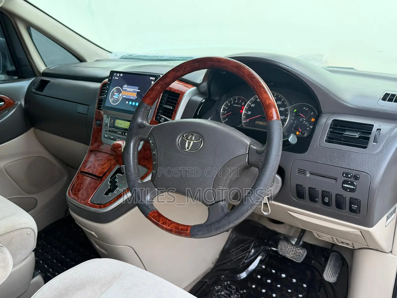Toyota Alphard 2005 White