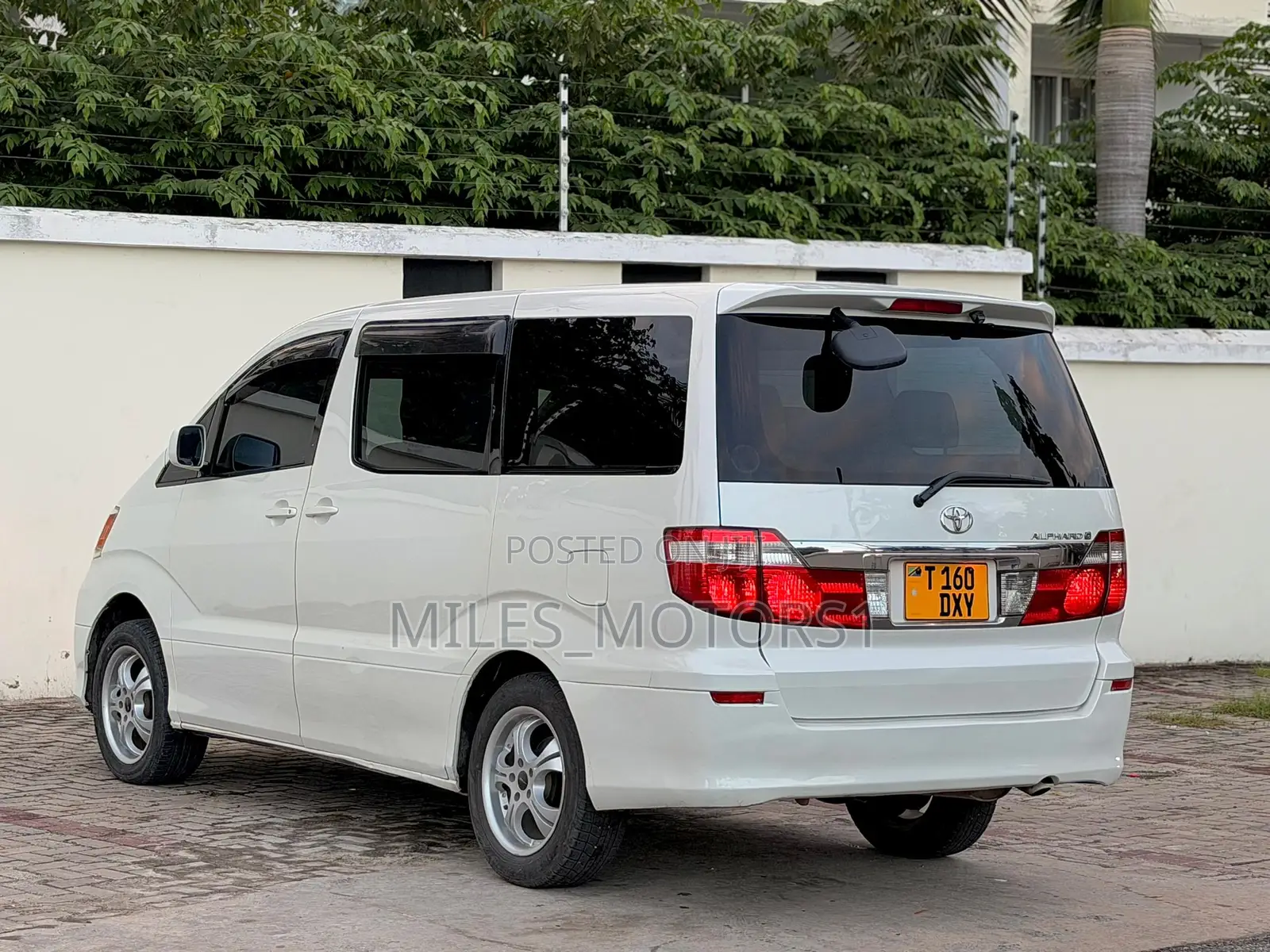 Toyota Alphard 2005 White