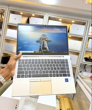 Laptop HP EliteBook 830 G8 16GB Intel Core i7 SSD 512GB