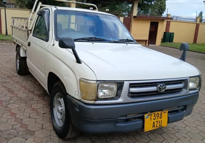 Toyota Hilux 1998 Beige