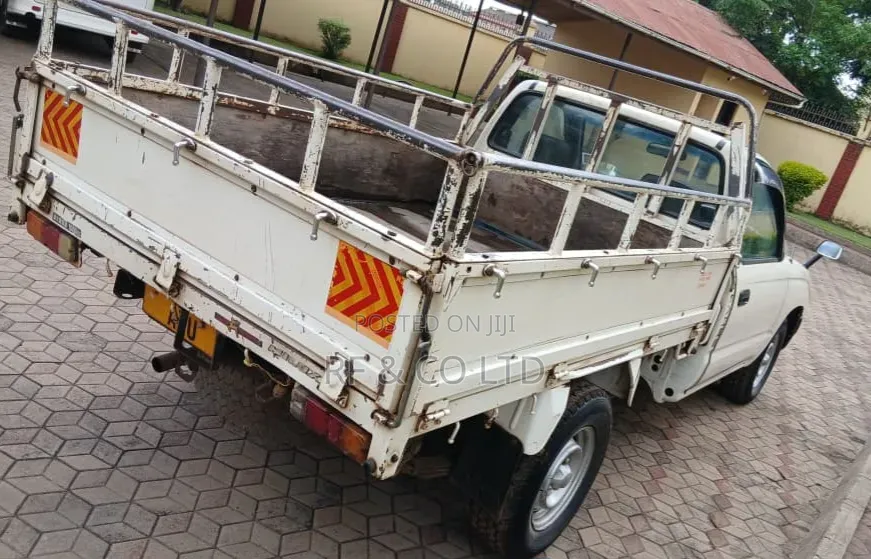 Toyota Hilux 1998 Beige