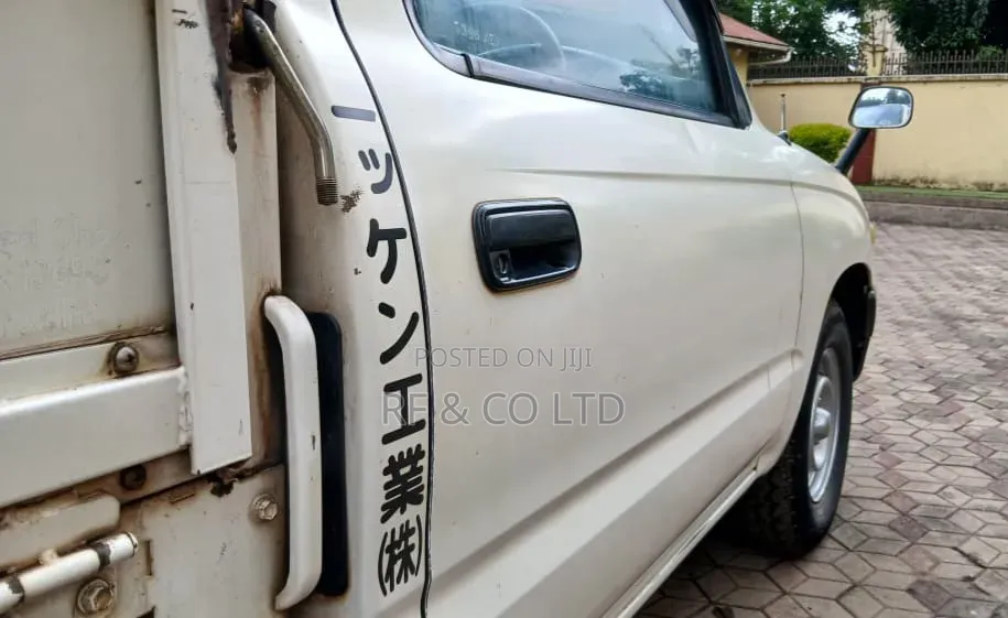 Toyota Hilux 1998 Beige