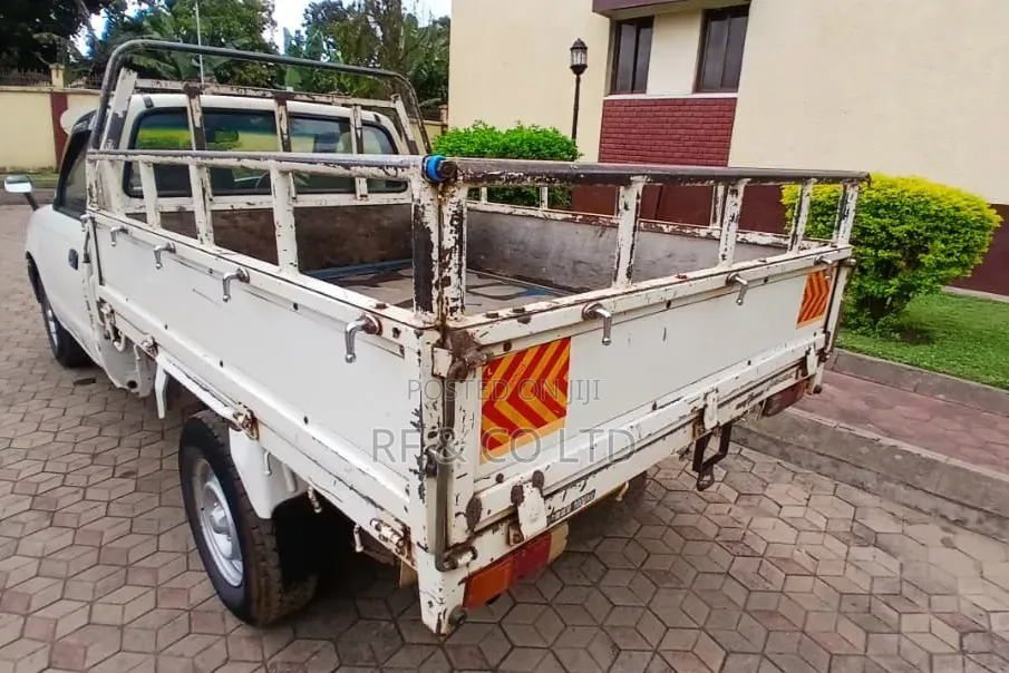 Toyota Hilux 1998 Beige