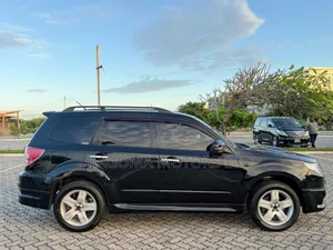 Subaru Forester 2010 Black