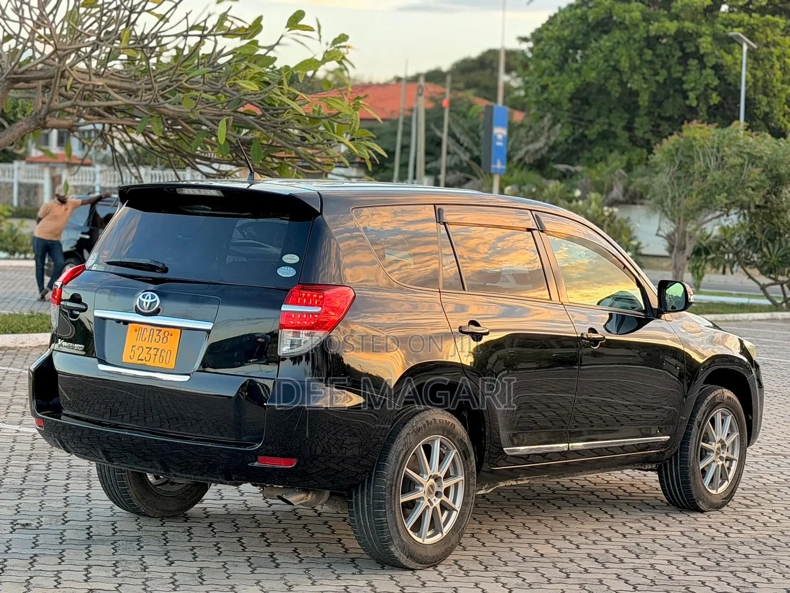 Toyota Vanguard 2012 Black