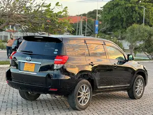 Toyota Vanguard 2012 Black