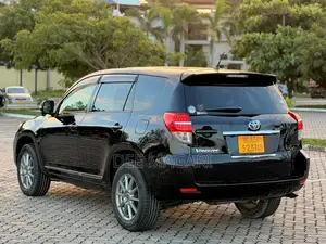 Toyota Vanguard 2012 Black
