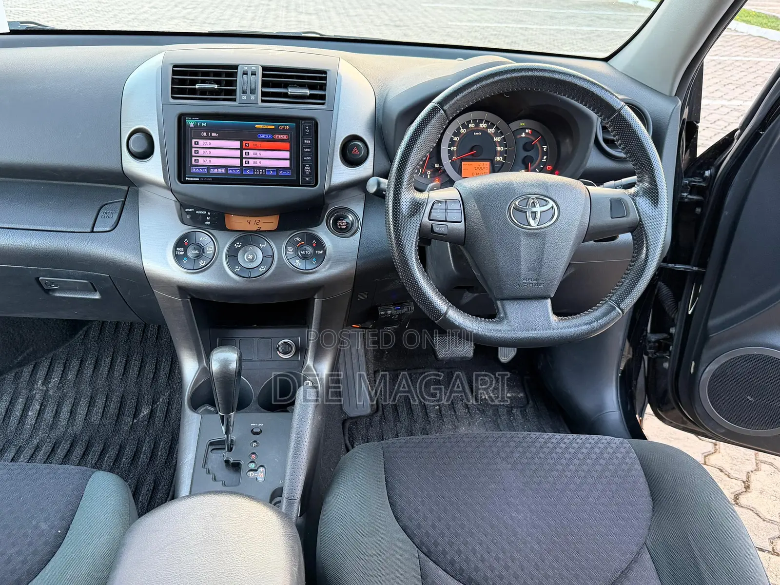 Toyota Vanguard 2012 Black
