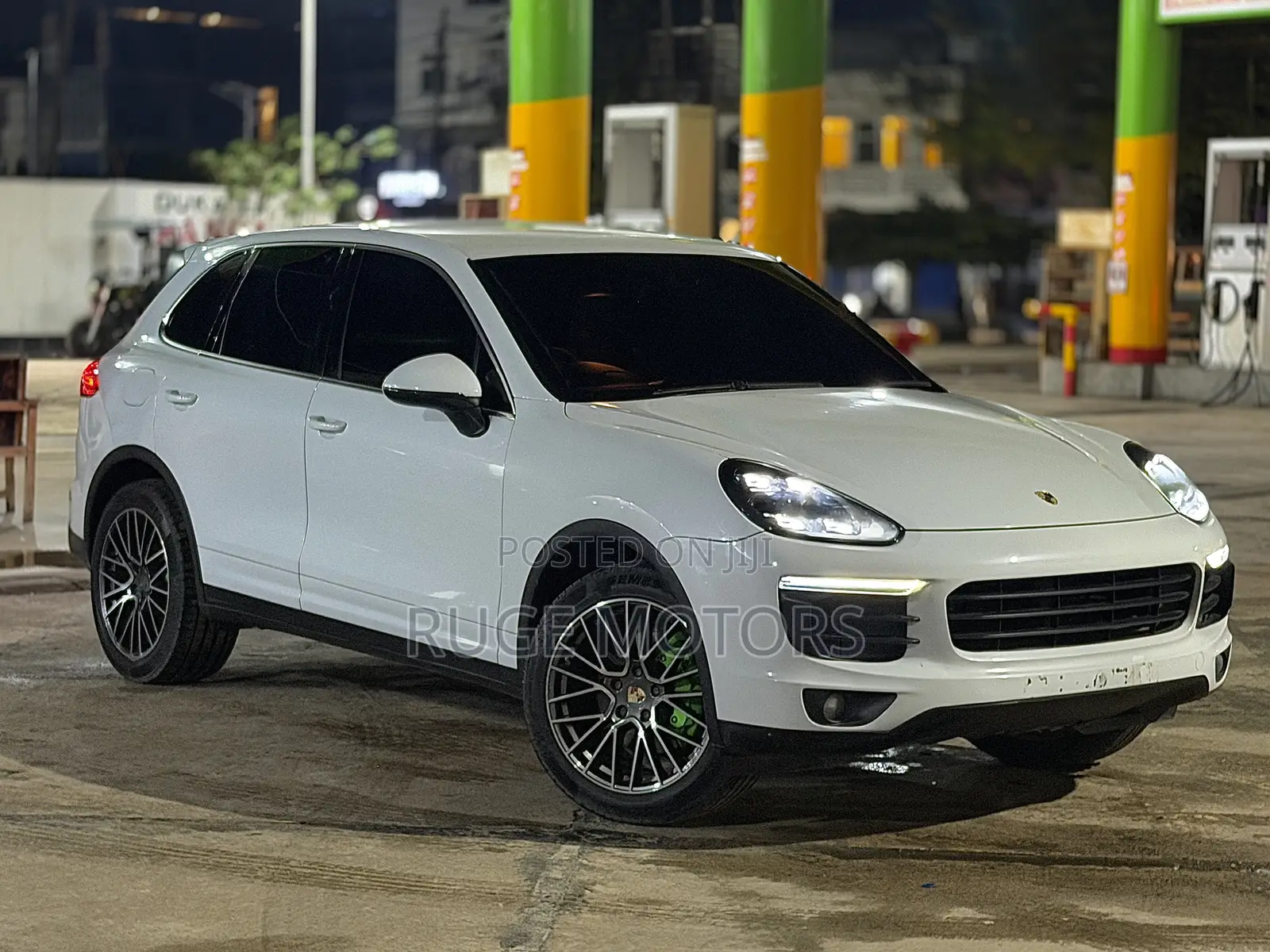 Porsche Cayenne 2016 White