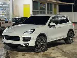 Porsche Cayenne 2016 White