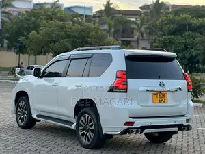 Toyota Land Cruiser Prado 2022 White
