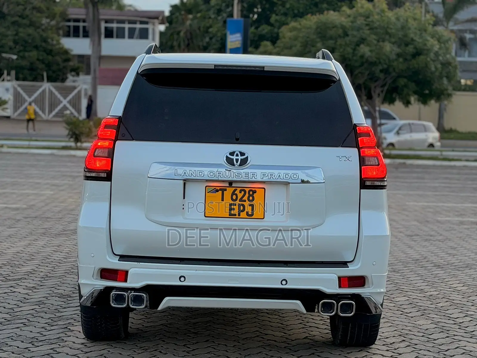 Toyota Land Cruiser Prado 2022 White