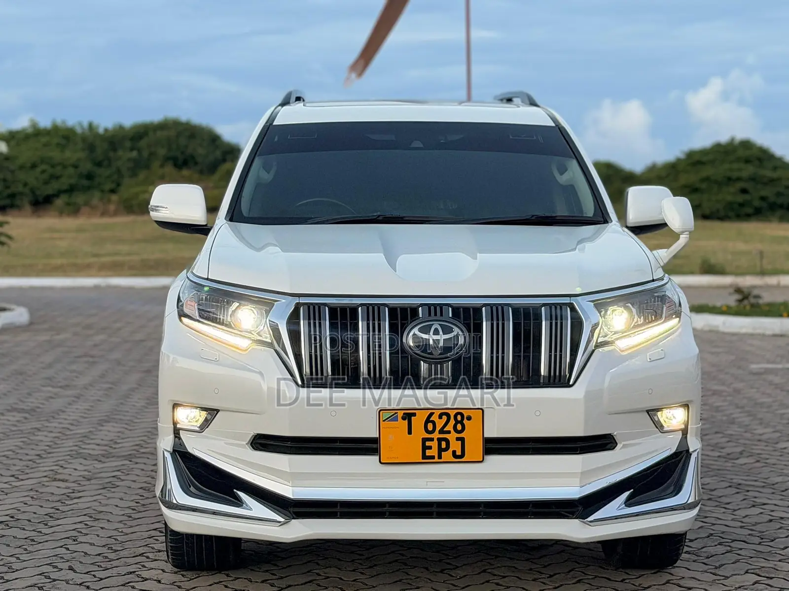 Toyota Land Cruiser Prado 2022 White