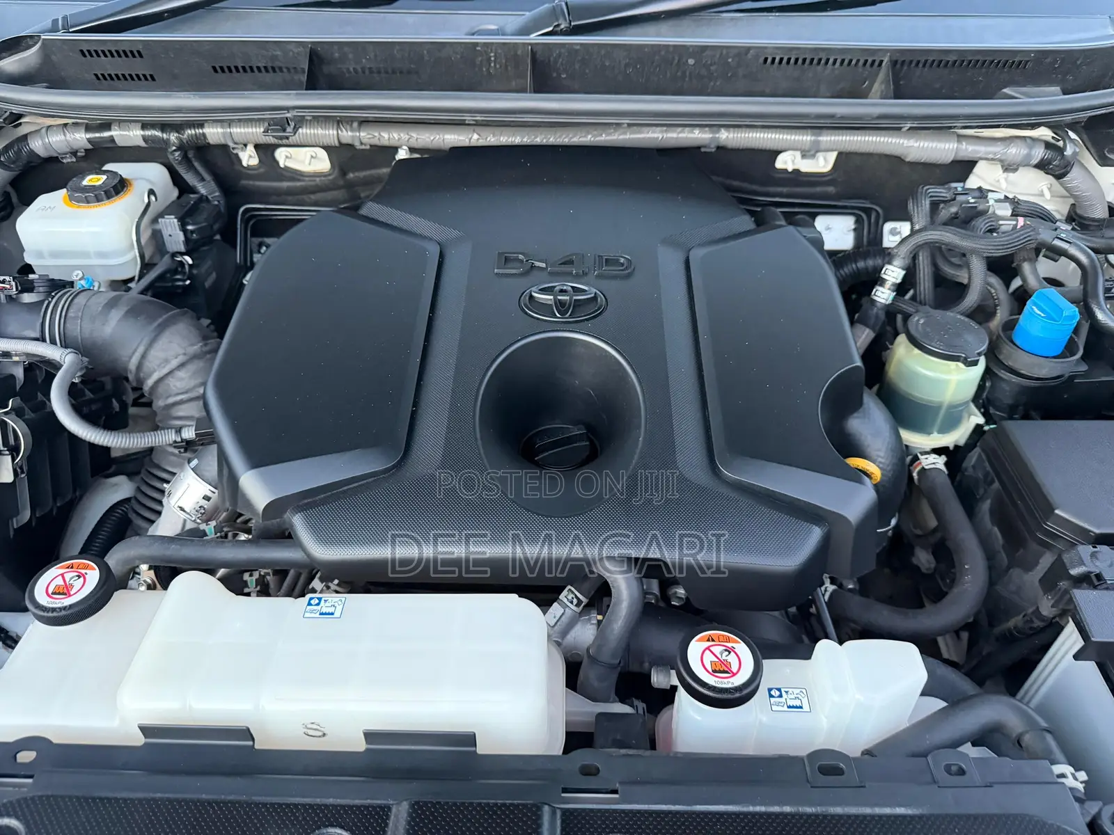 Toyota Land Cruiser Prado 2022 White