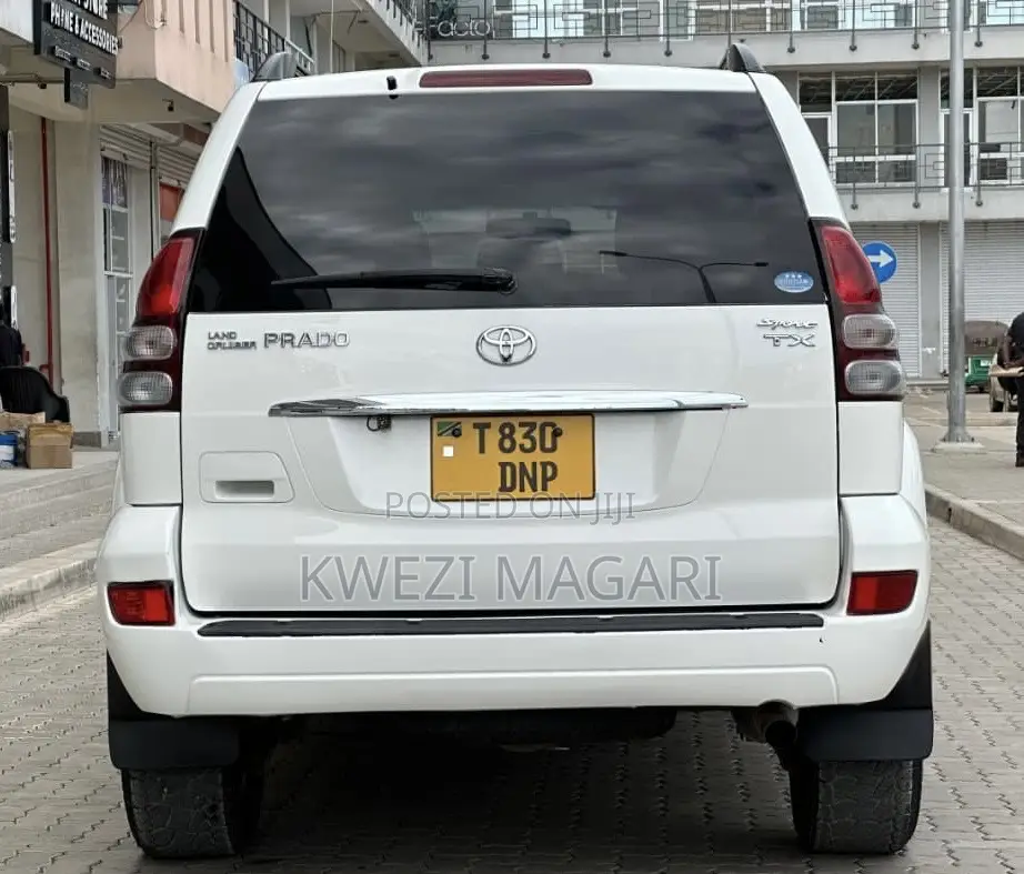 Toyota Land Cruiser Prado 2006 White