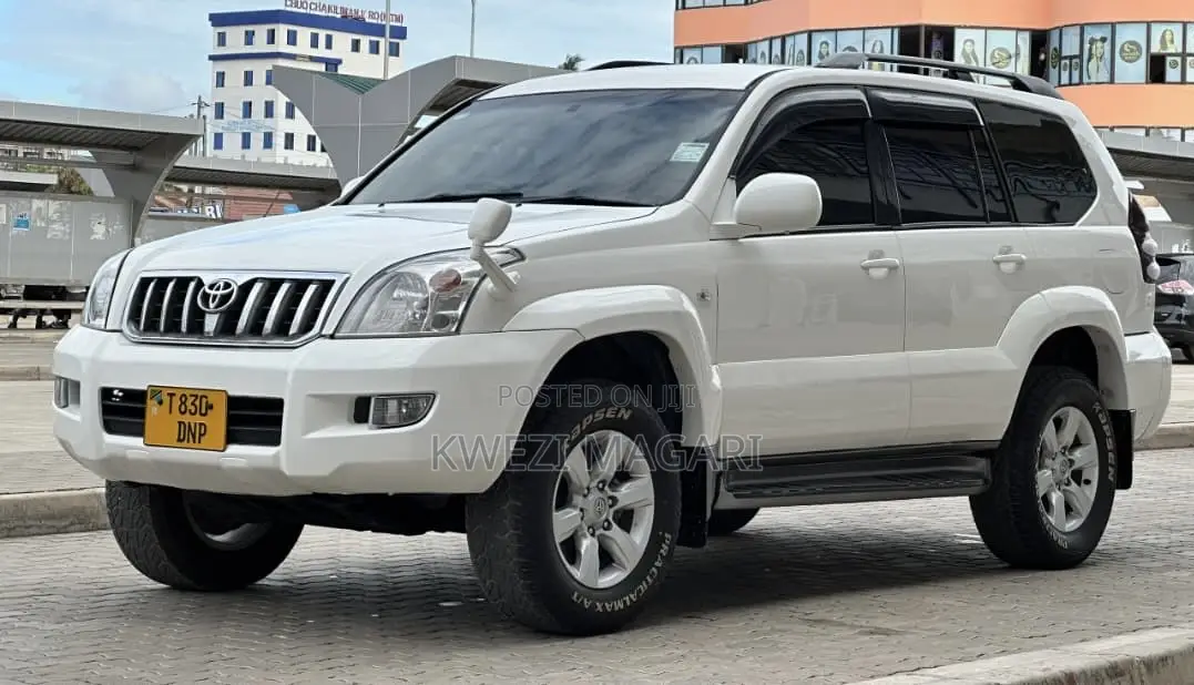 Toyota Land Cruiser Prado 2006 White
