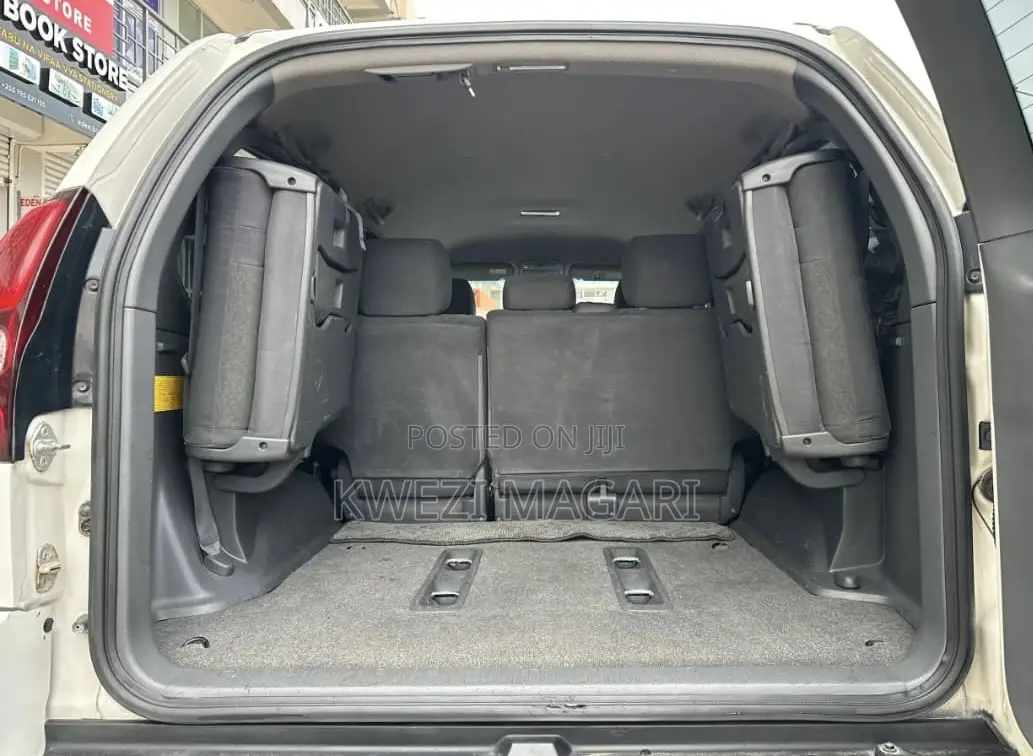 Toyota Land Cruiser Prado 2006 White