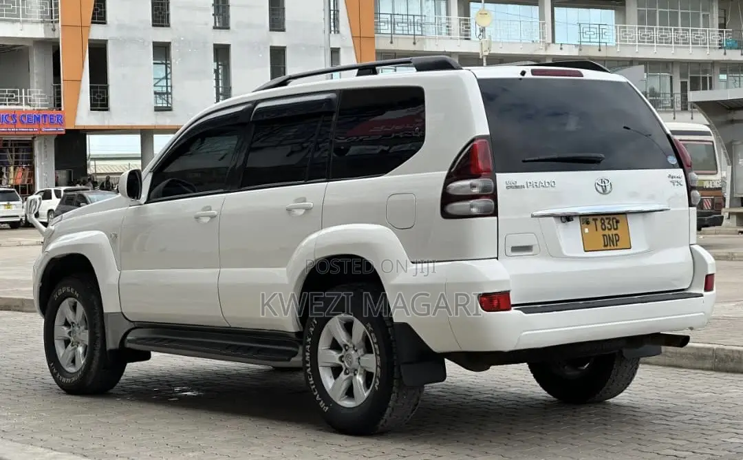 Toyota Land Cruiser Prado 2006 White