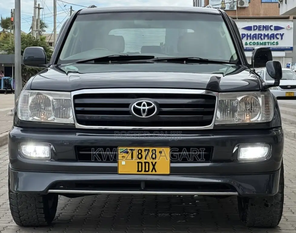 Toyota Land Cruiser 2005 Black