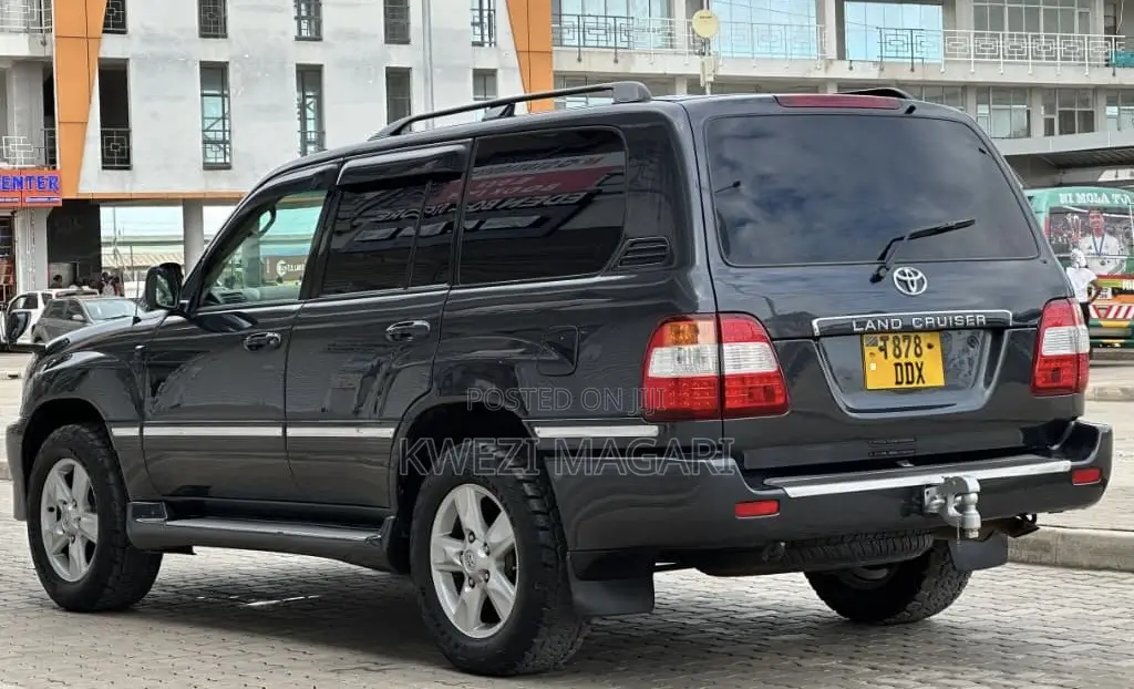 Toyota Land Cruiser 2005 Black