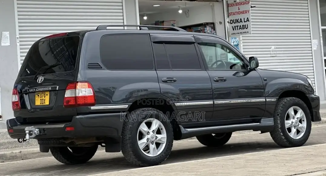 Toyota Land Cruiser 2005 Black