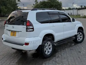 Toyota Land Cruiser Prado 2006 White