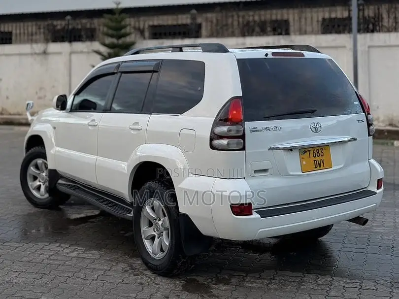 Toyota Land Cruiser Prado 2006 White