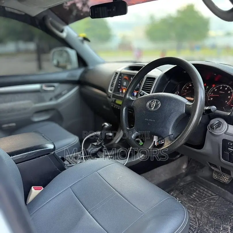Toyota Land Cruiser Prado 2006 White