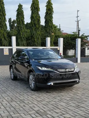 Toyota Harrier 2.0 2020 Black