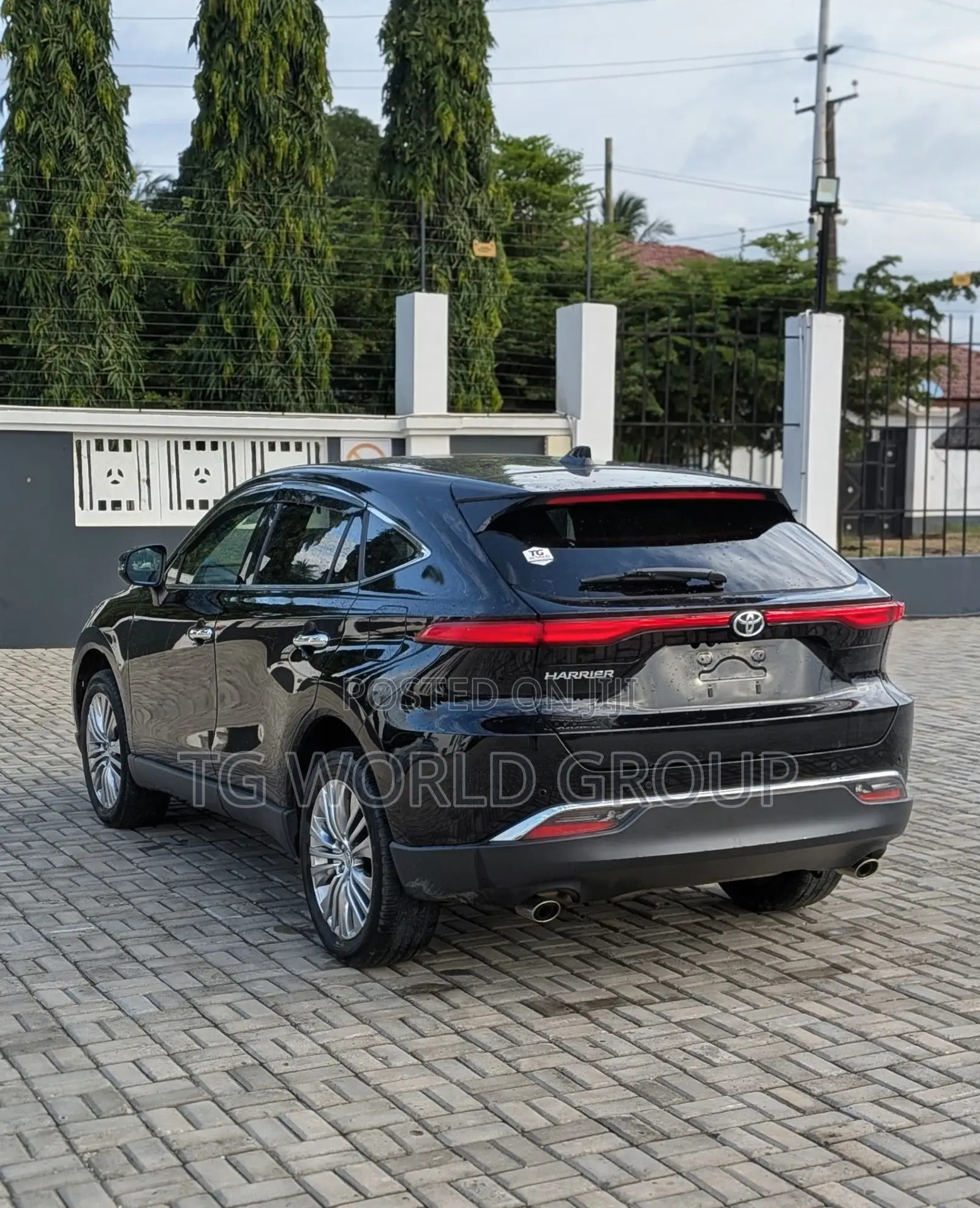 Toyota Harrier 2.0 2020 Black