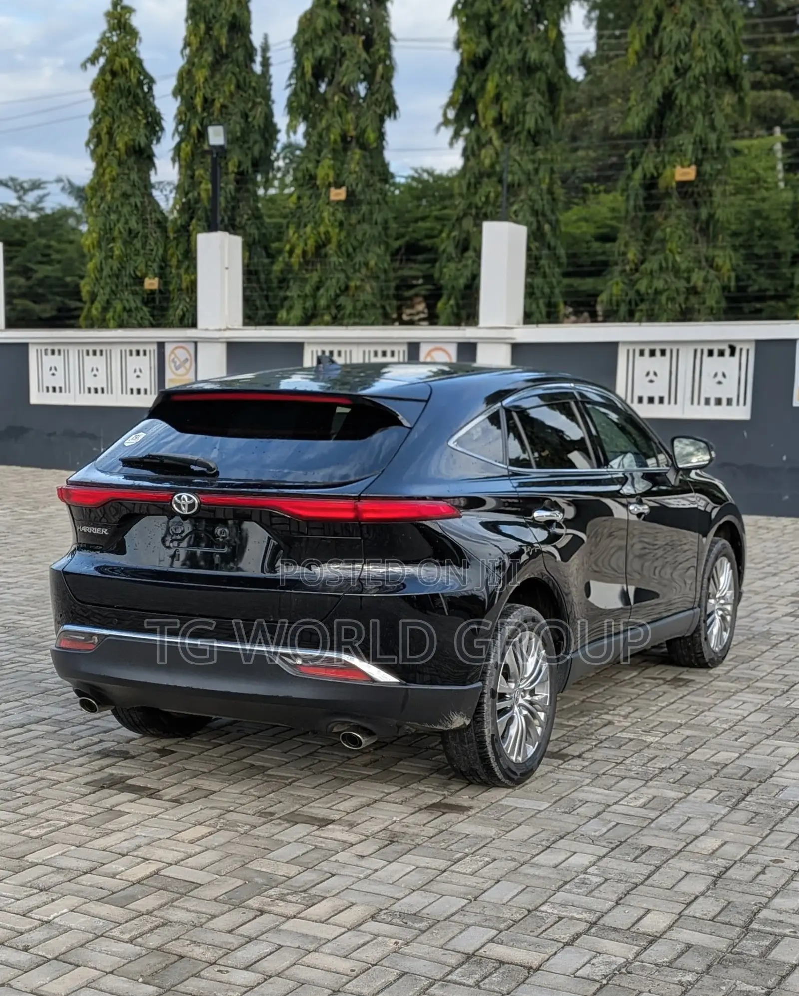 Toyota Harrier 2.0 2020 Black