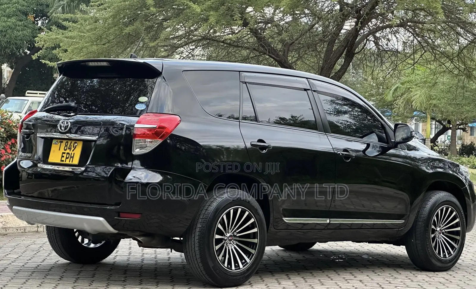 Toyota Vanguard 2012 Black