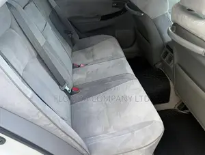 Toyota Crown Royale 2005 White