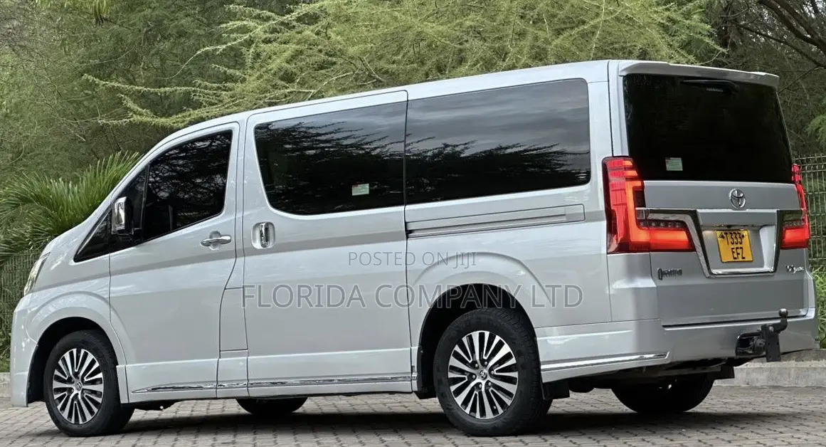 Toyota Quantum 2019 Silver