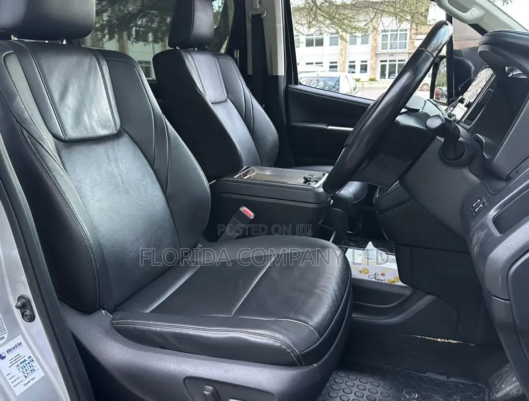 Toyota Quantum 2019 Silver